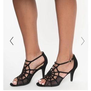 Unique Vintage Spider Web Heels Sz 8 NWTs